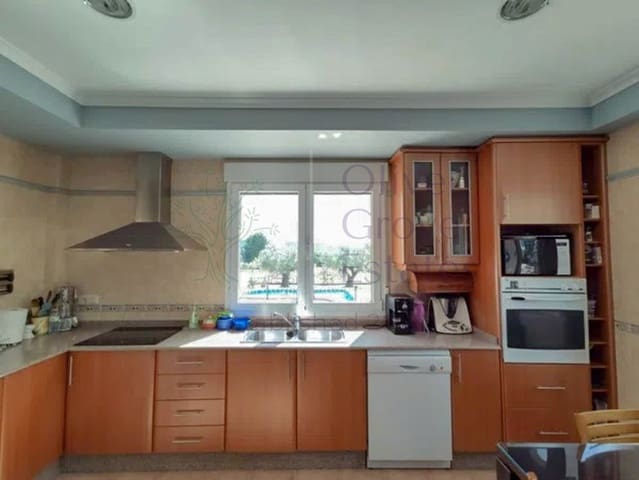 5 slaapkamer Villa te koop in Yecla met zwembad - € 359.950 (Ref: 8746207)