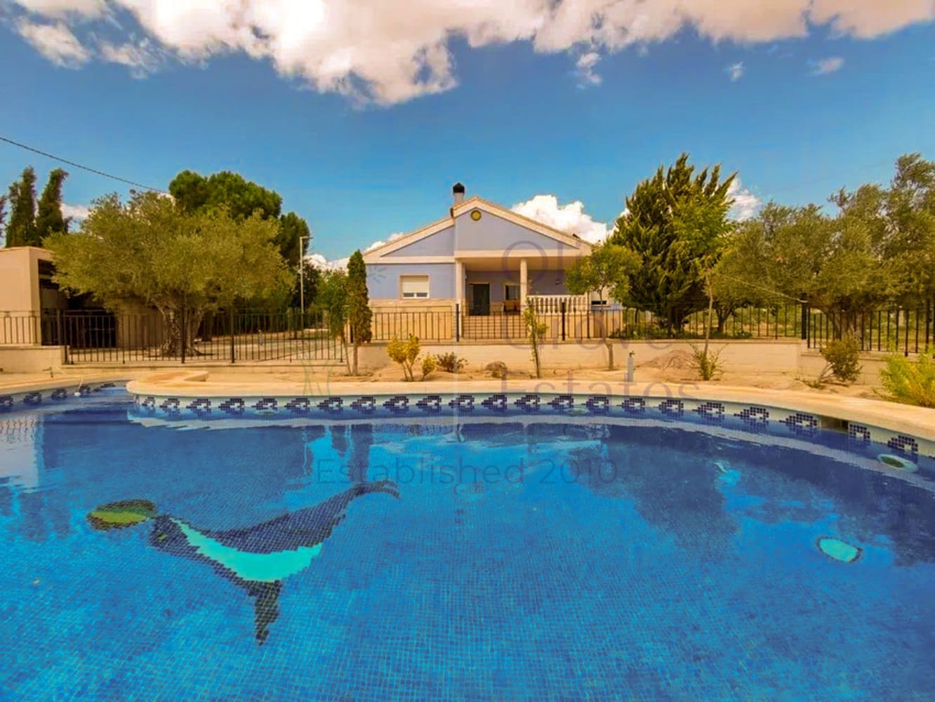 5 bedroom Villa for sale in Yecla with pool - € 359,950 (Ref: 8746207)