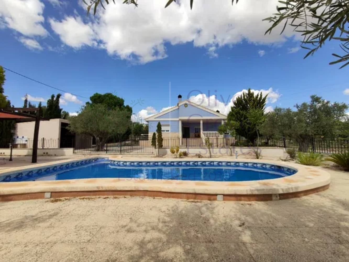 5 bedroom Villa for sale in Yecla with pool - € 359,950 (Ref: 8746207)