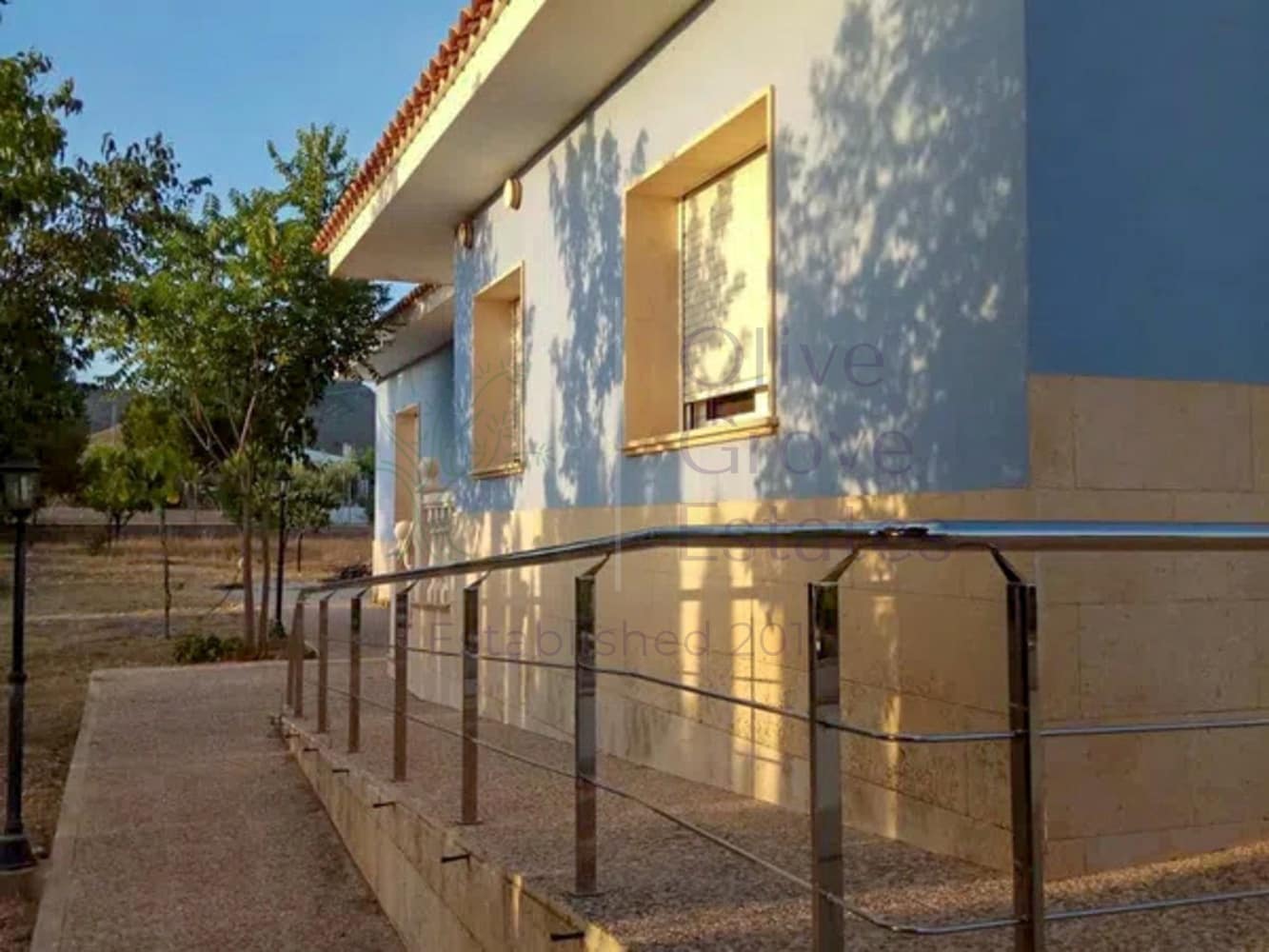 5 bedroom Villa for sale in Yecla with pool - € 359,950 (Ref: 8746207)