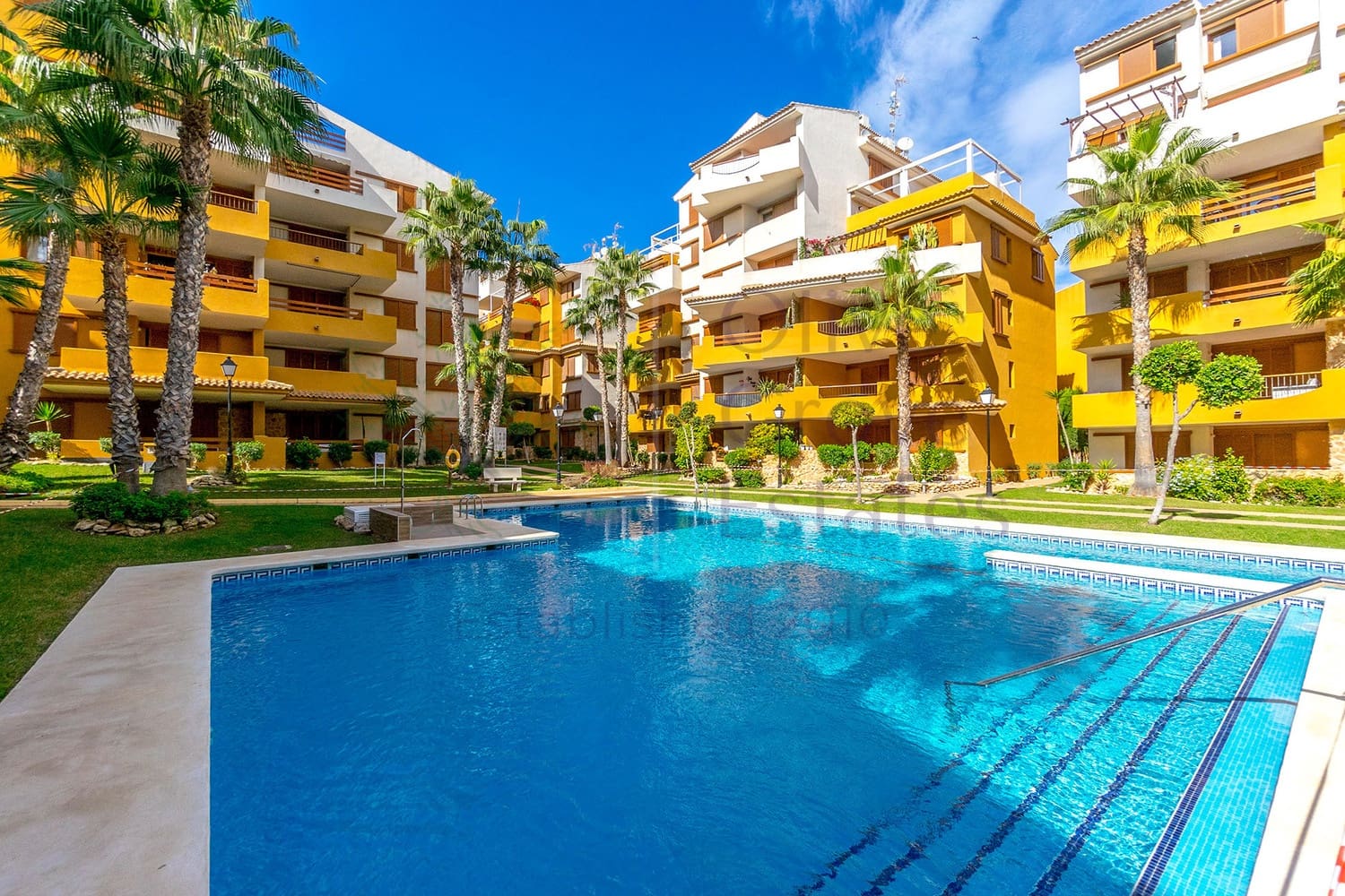 2 bedroom Apartment for sale in Torrevieja - € 249,950 (Ref: 8772717)