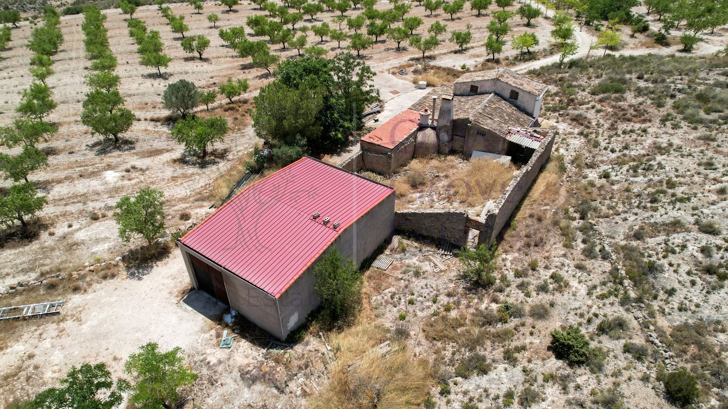 Finca/Casa Rural de 4 habitaciones en Caudete en venta con garaje - 144.950 € (Ref: 8820690)