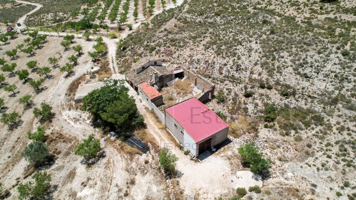 Finca/Casa Rural de 4 habitaciones en Caudete en venta con garaje - 144.950 € (Ref: 8820690)