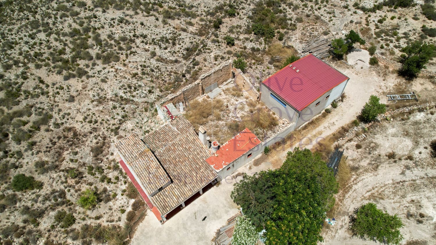 Finca/Casa Rural de 4 habitaciones en Caudete en venta con garaje - 144.950 € (Ref: 8820690)