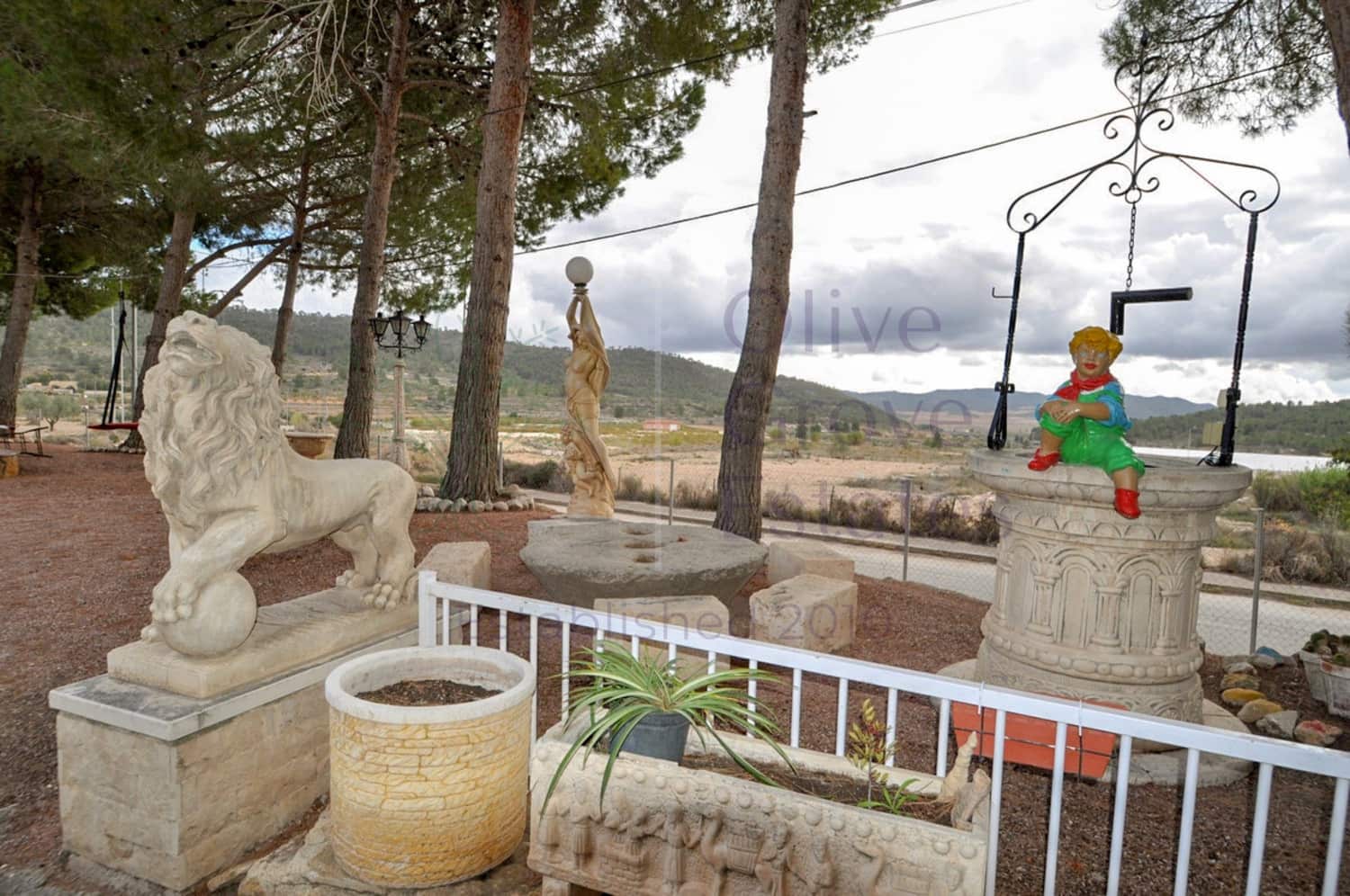 4 soveværelse Hulehus til salg i Pinoso - € 188.500 (Ref: 8828895)