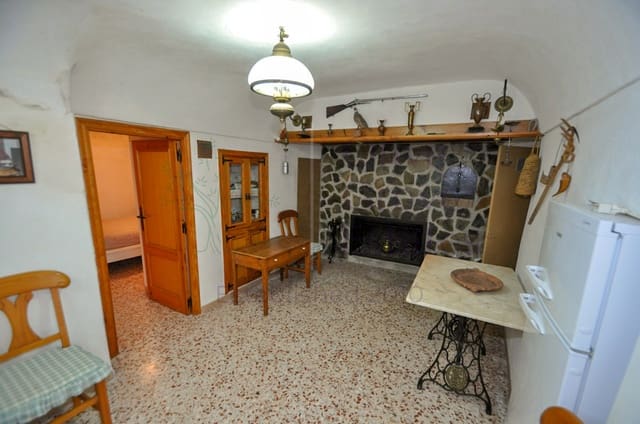 4 bedroom Cave House for sale in Pinoso - € 188,500 (Ref: 8828895)