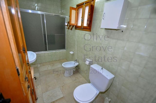 4 bedroom Cave House for sale in Pinoso - € 188,500 (Ref: 8828895)