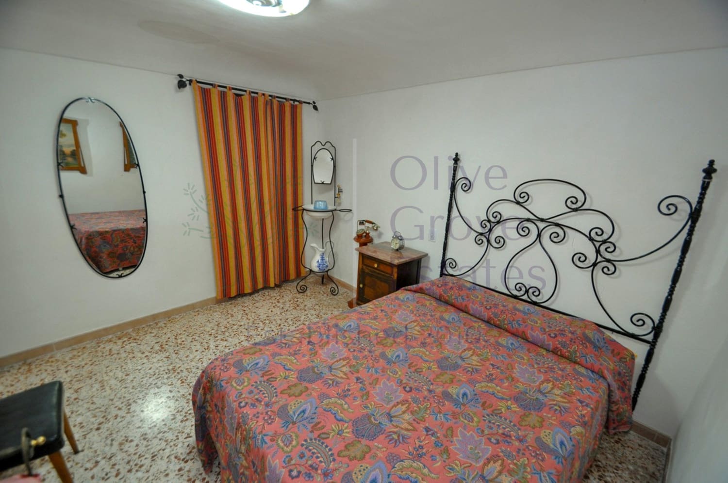 4 soveværelse Hulehus til salg i Pinoso - € 188.500 (Ref: 8828895)