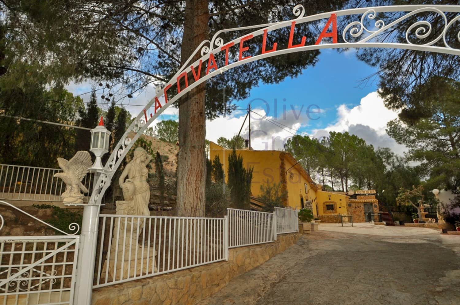 4 soveværelse Hulehus til salg i Pinoso - € 188.500 (Ref: 8828895)