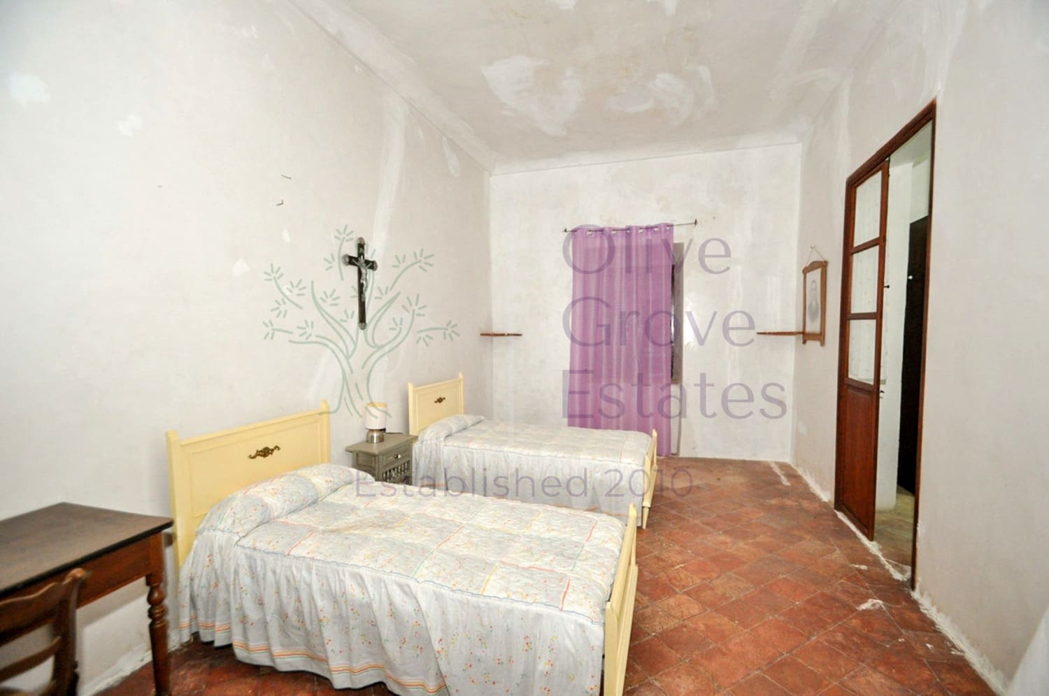 8 bedroom Villa for sale in Pinoso - € 199,950 (Ref: 8828897)