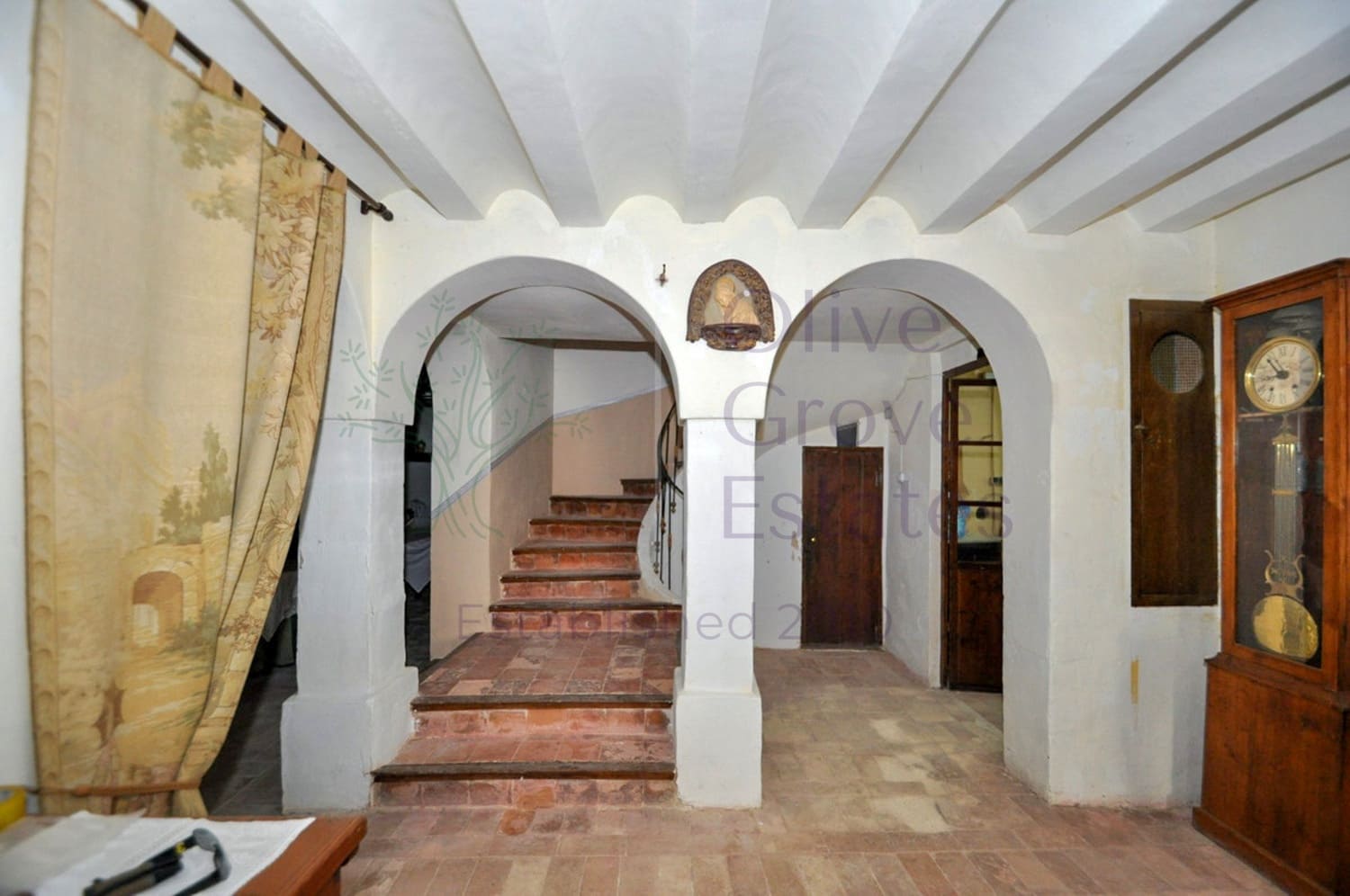 8 bedroom Villa for sale in Pinoso - € 199,950 (Ref: 8828897)