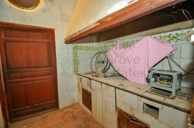 8 Zimmer Villa zu verkaufen in Pinoso - 199.950 € (Ref: 8828897)