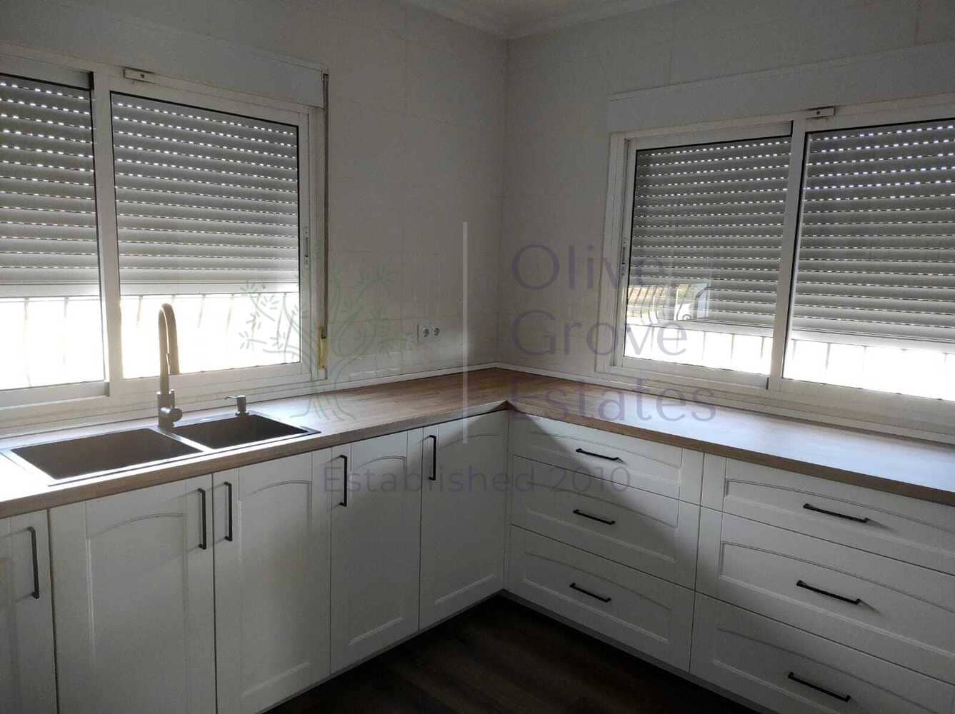 6 sypialnia Willa na sprzedaż w Sax z basenem - 459 000 € (Ref: 8838054)