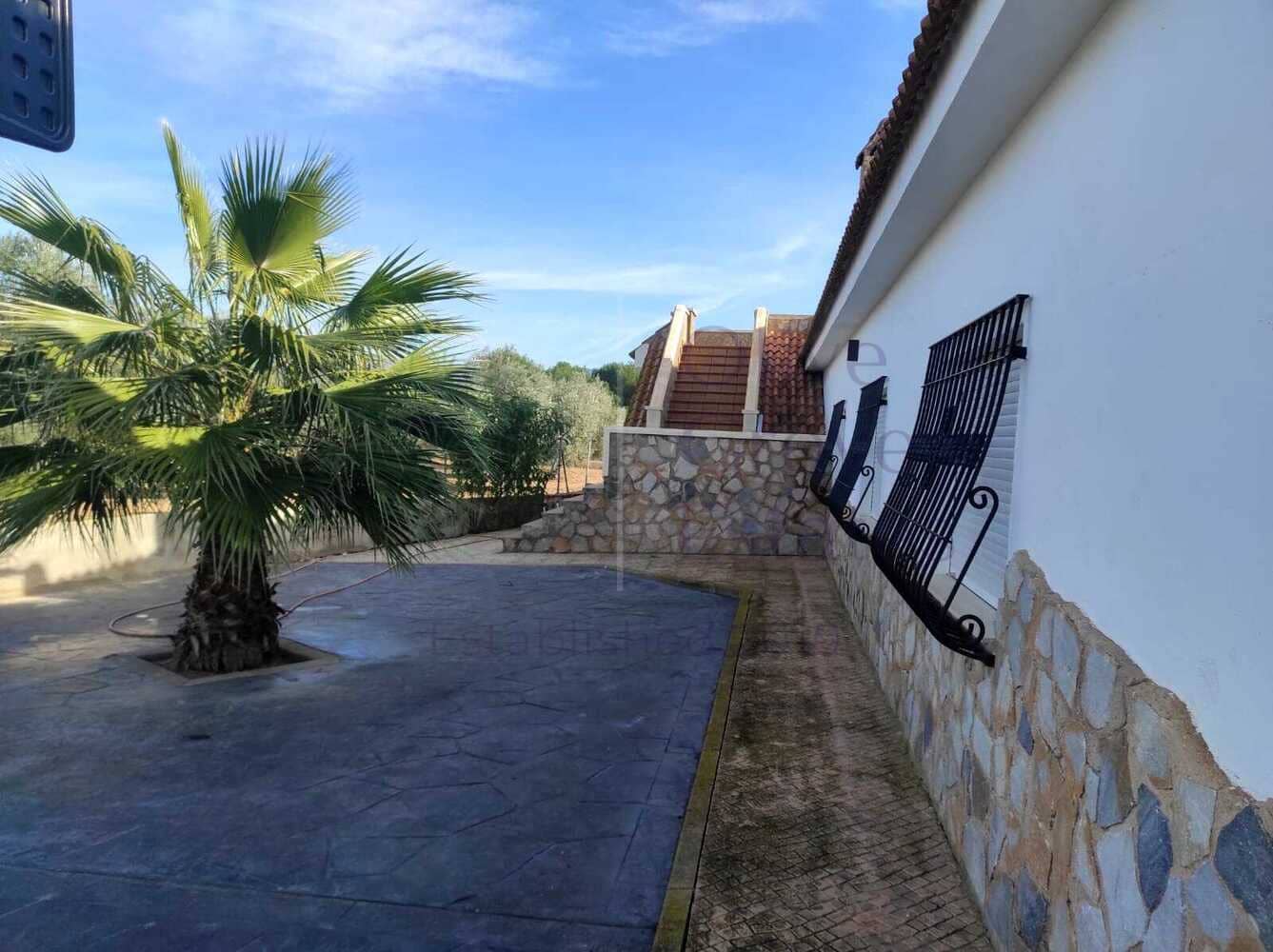 6 sypialnia Willa na sprzedaż w Sax z basenem - 459 000 € (Ref: 8838054)