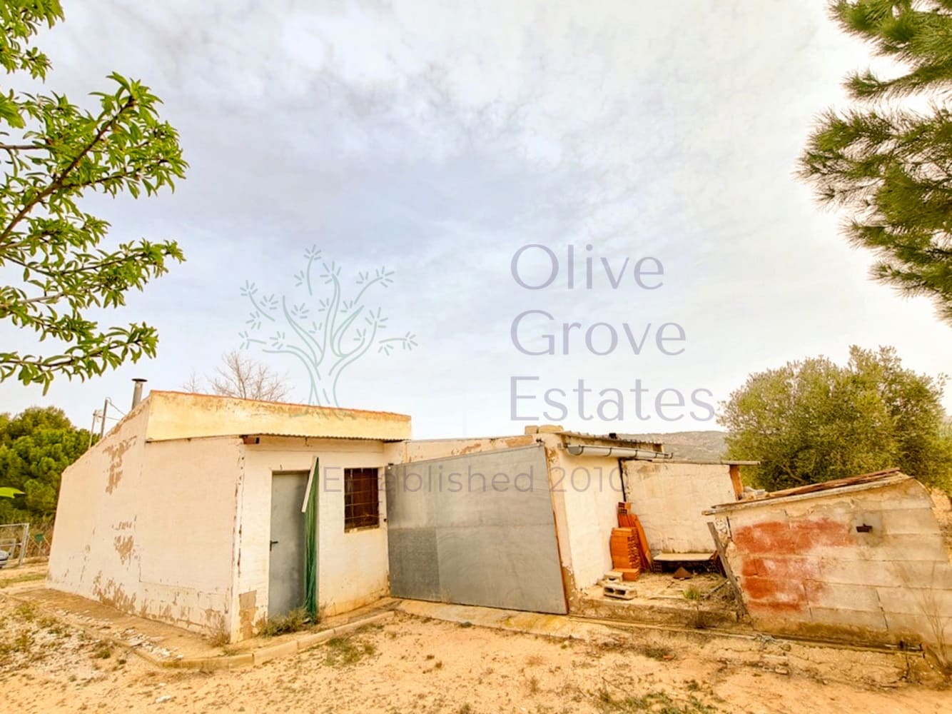 3 bedroom Villa for sale in Pinoso - € 83,950 (Ref: 8840286)