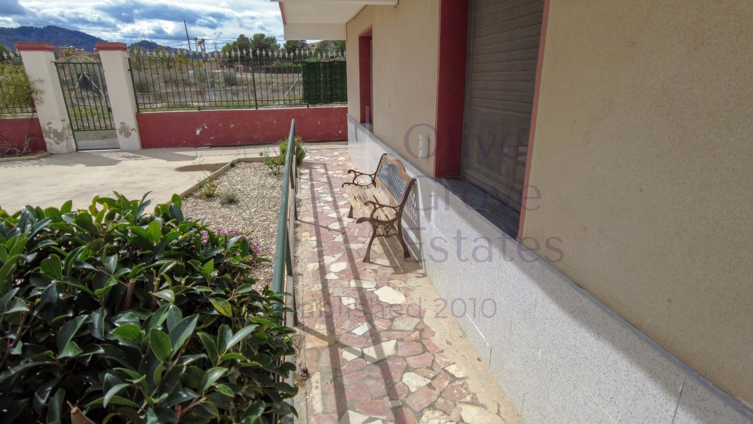 6 bedroom Villa for sale in Monovar / Monover - € 259,950 (Ref: 8840287)