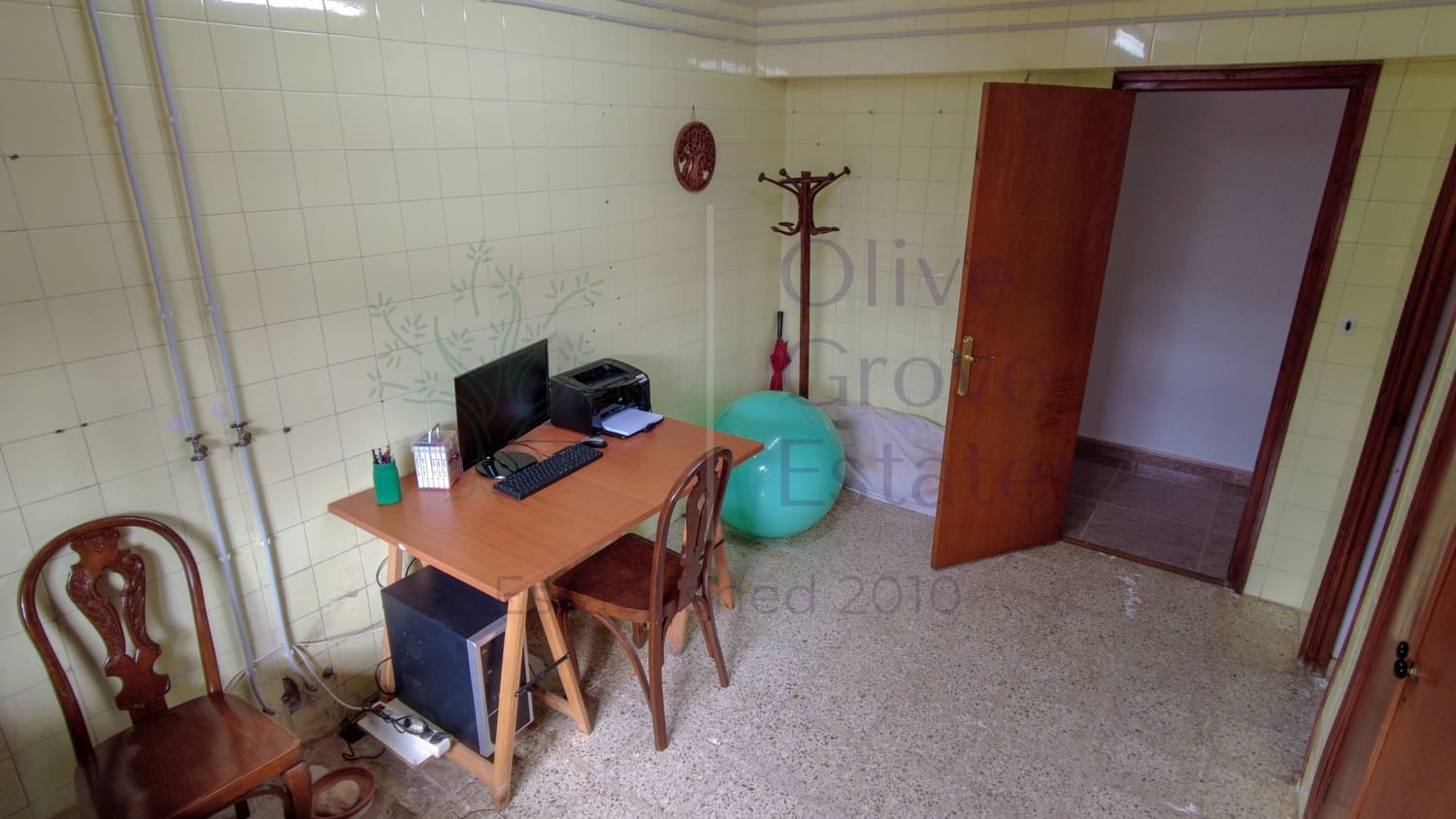 6 bedroom Villa for sale in Monovar / Monover - € 259,950 (Ref: 8840287)