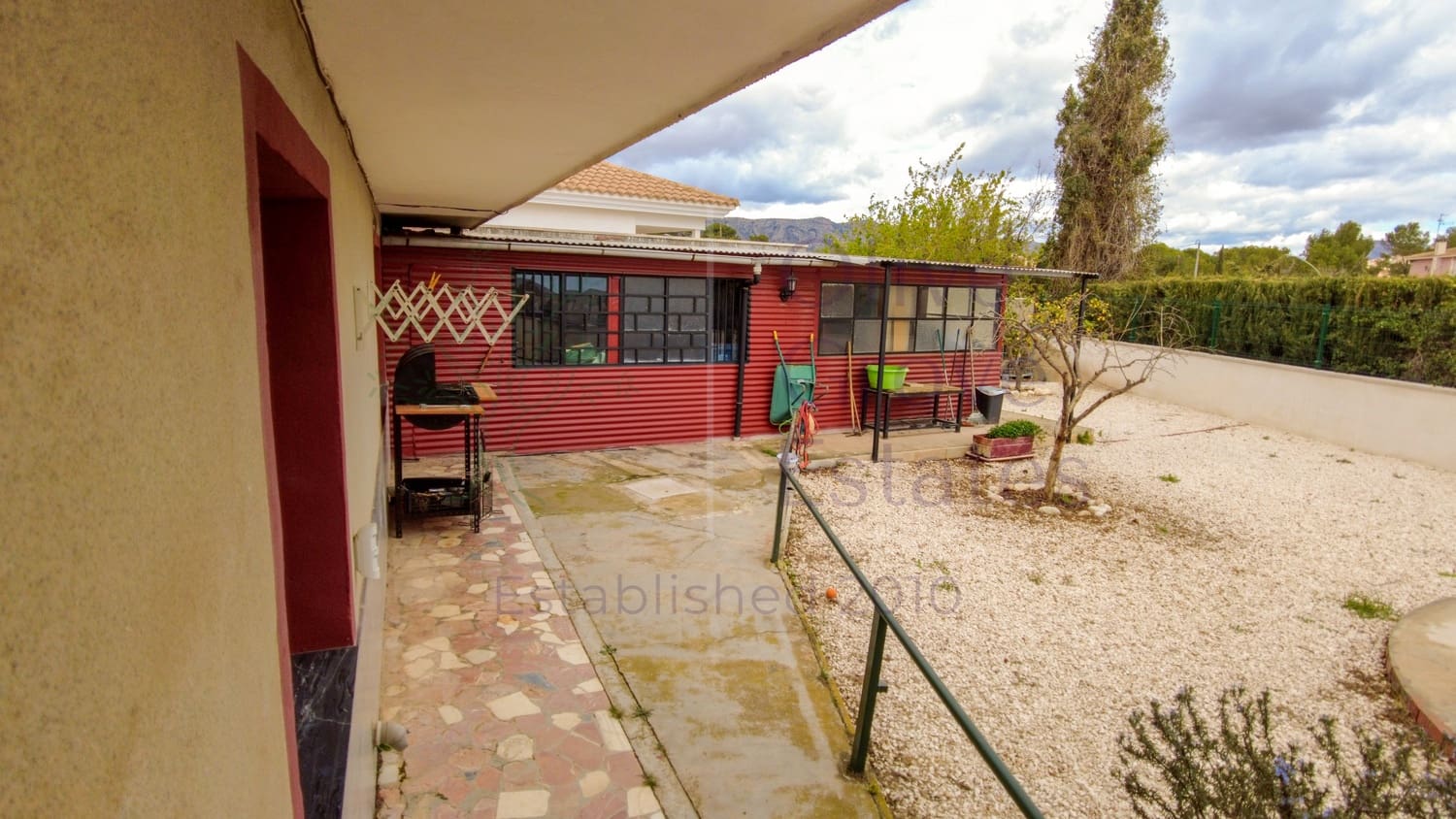 6 bedroom Villa for sale in Monovar / Monover - € 259,950 (Ref: 8840287)