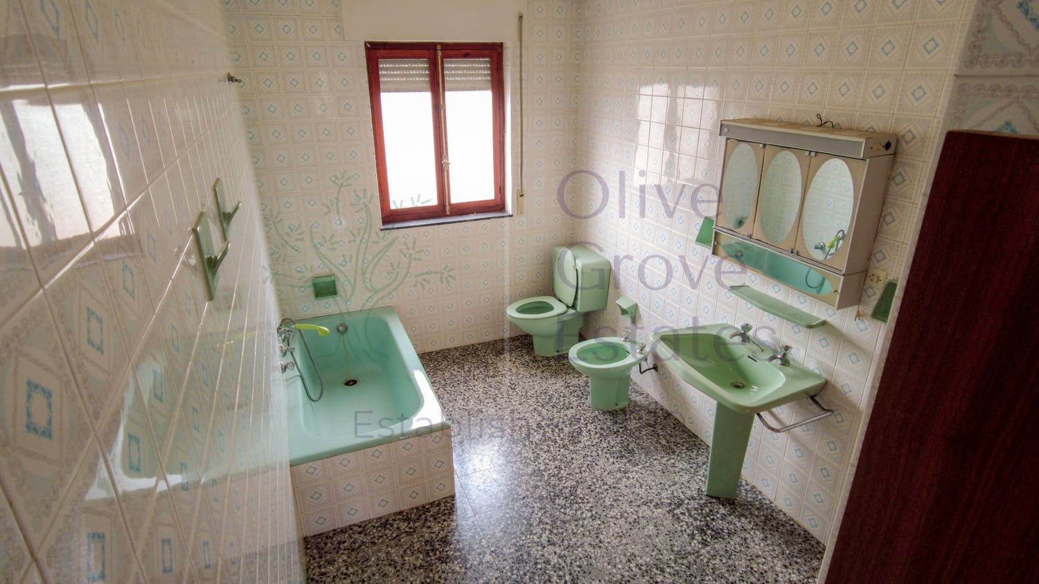 6 bedroom Villa for sale in Monovar / Monover - € 259,950 (Ref: 8840287)