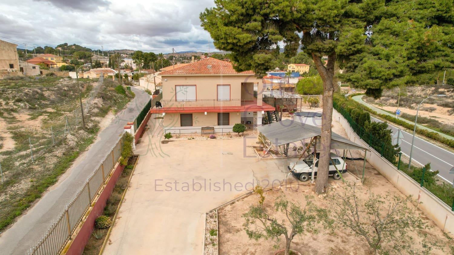 6 bedroom Villa for sale in Monovar / Monover - € 259,950 (Ref: 8840287)