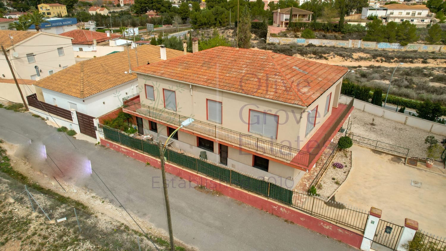 6 bedroom Villa for sale in Monovar / Monover - € 259,950 (Ref: 8840287)