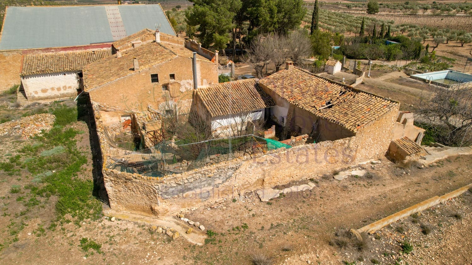 10 soveværelse Finca/Landehus til salg i Villena - € 179.995 (Ref: 8888961)