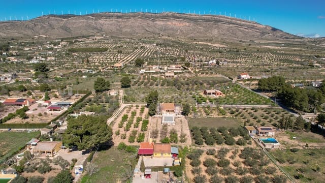 3 slaapkamer Finca/Landhuis te koop in Caudete - € 159.950 (Ref: 8895798)