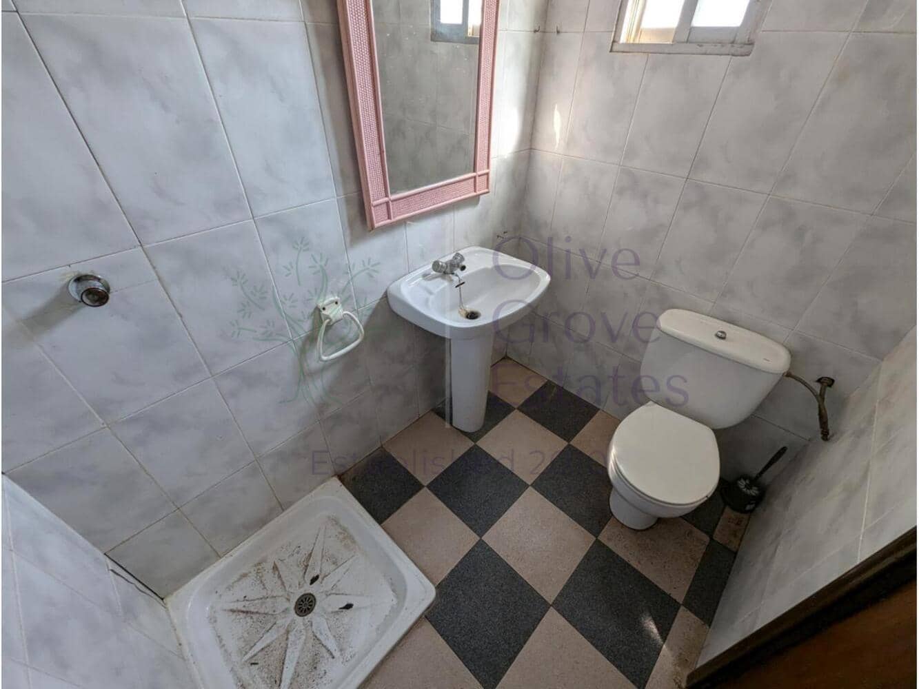 4 bedroom Finca/Country House for sale in Caudete - € 74,950 (Ref: 8914531)