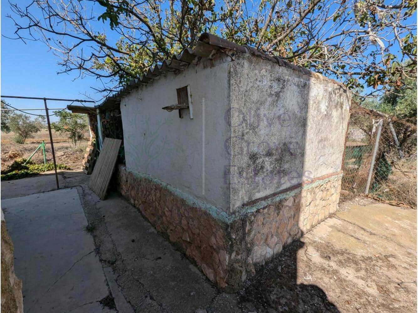 4 bedroom Finca/Country House for sale in Caudete - € 74,950 (Ref: 8914531)