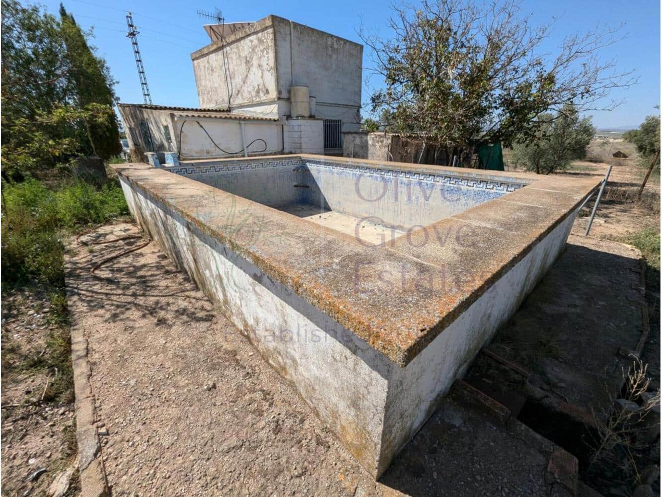 4 bedroom Finca/Country House for sale in Caudete - € 74,950 (Ref: 8914531)