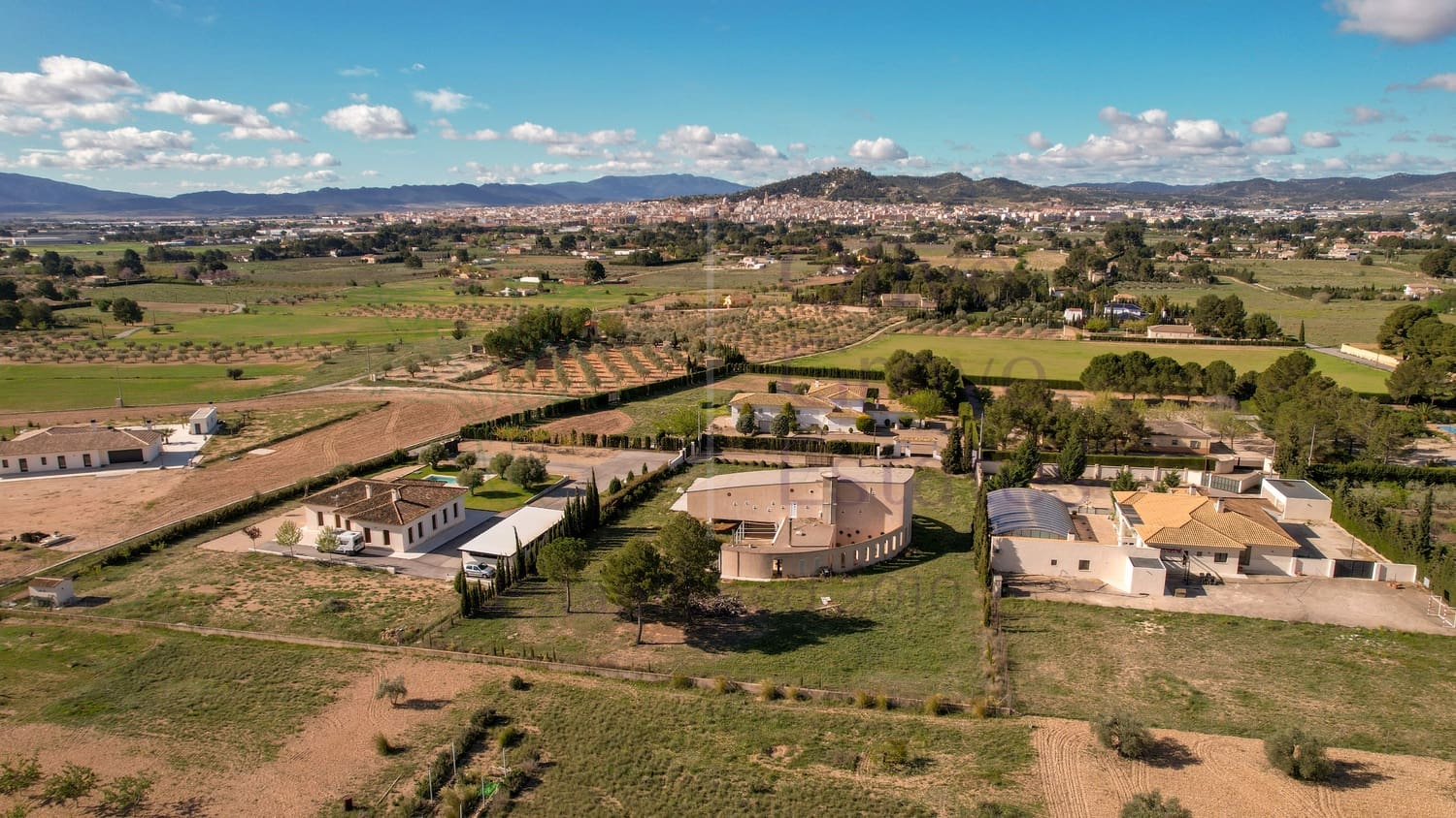 7 soveværelse Villa til salg i Yecla - € 419.950 (Ref: 8931001)