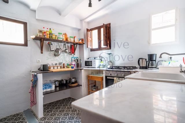 8 bedroom Townhouse for sale in Cocentaina - € 299,950 (Ref: 9038304)