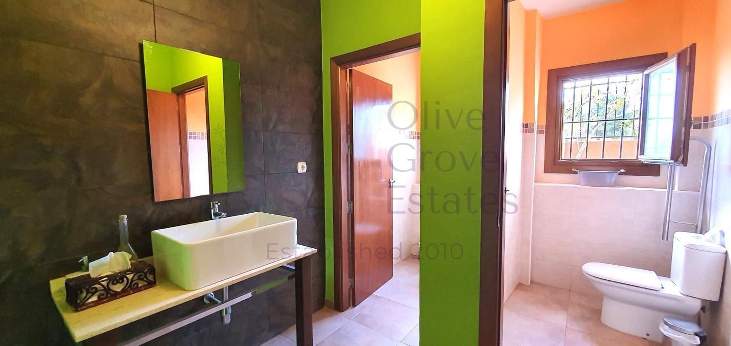 12 soveværelse Finca/Landehus til salg i Petrel / Petrer - € 700.000 (Ref: 9060040)