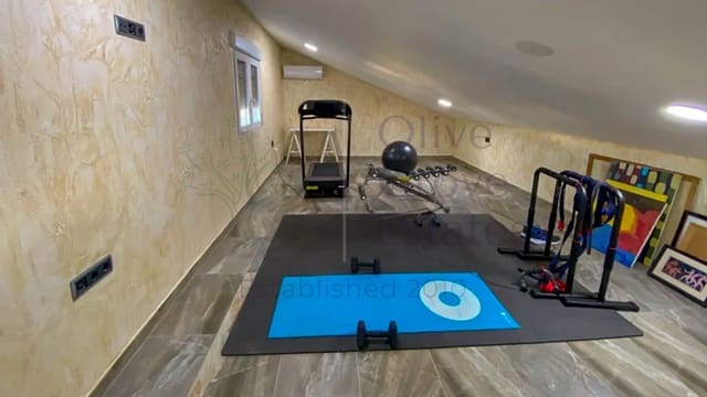 8 sypialnia Dom na sprzedaż w Sax - 414 000 € (Ref: 9086439)