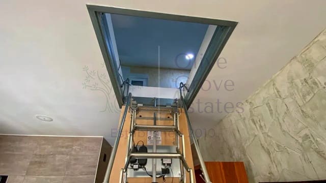 8 sypialnia Dom na sprzedaż w Sax - 414 000 € (Ref: 9086439)