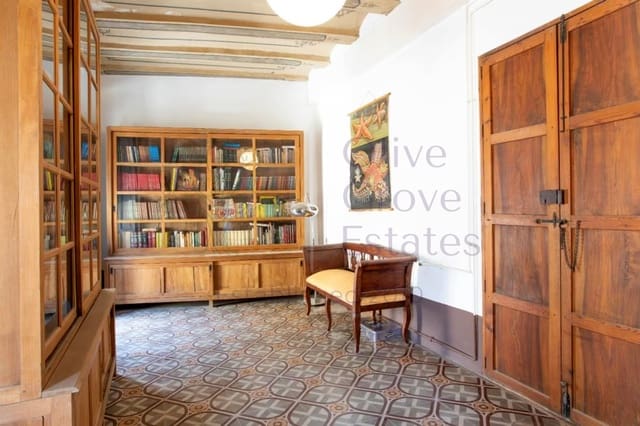 8 bedroom Townhouse for sale in Biar - € 495,000 (Ref: 9097377)