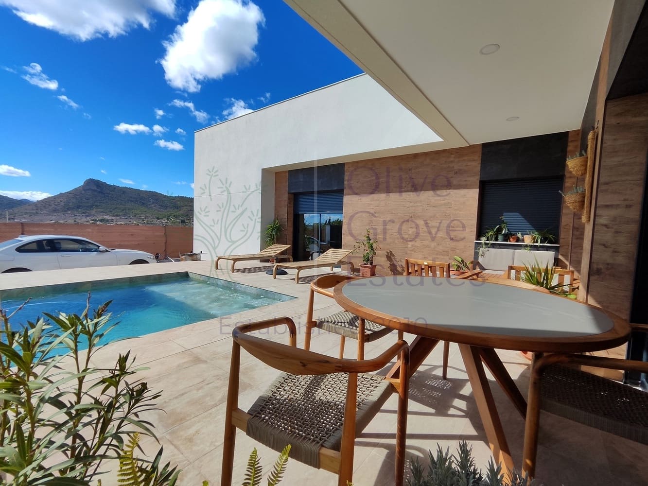 3 quarto Moradia para venda em Alicante cidade - 255 000 € (Ref: 9115384)