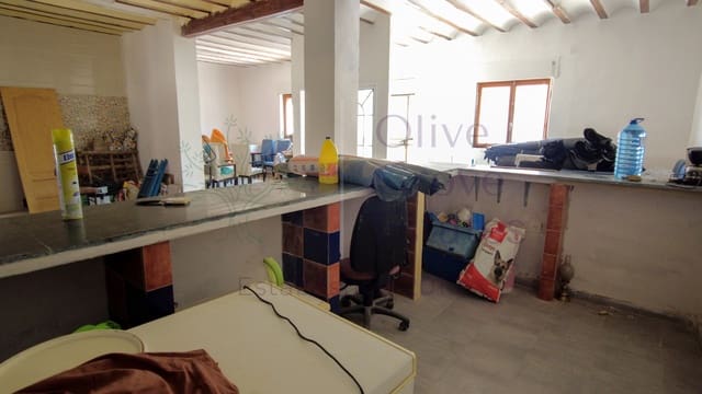 4 bedroom Townhouse for sale in Caudete - € 139,995 (Ref: 9160614)