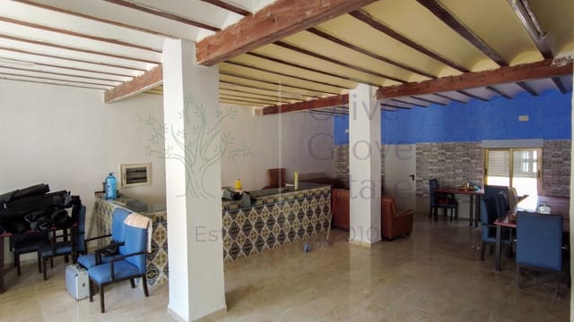 4 bedroom Townhouse for sale in Caudete - € 139,995 (Ref: 9160614)