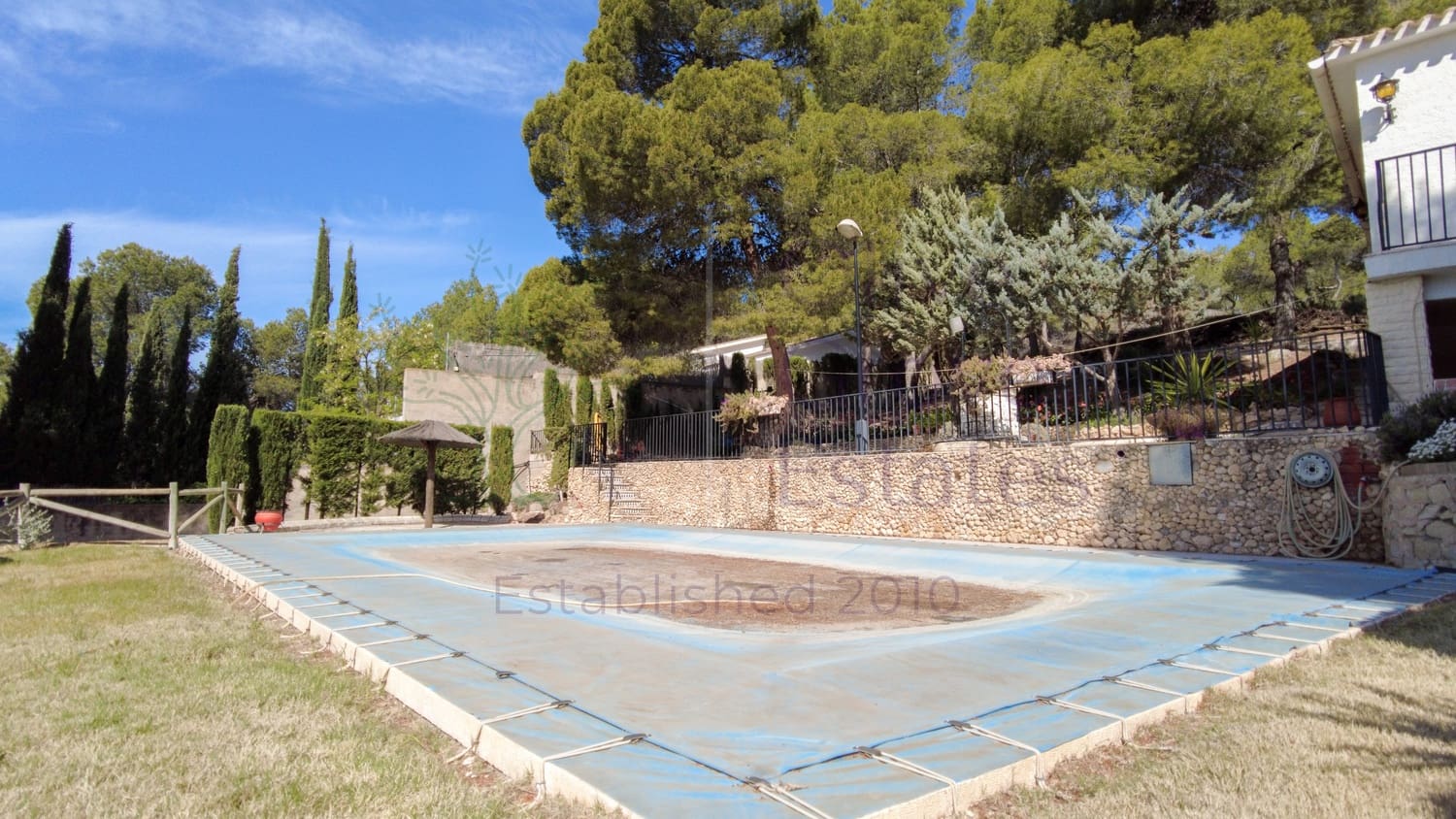 4 makuuhuone Huvila myytävänä paikassa Sax - 315 000 € (Ref: 9161548)