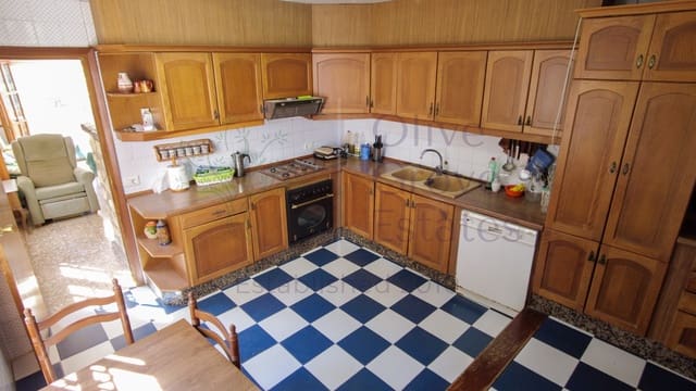 4 sovrum Villa till salu i Sax - 315 000 € (Ref: 9161548)