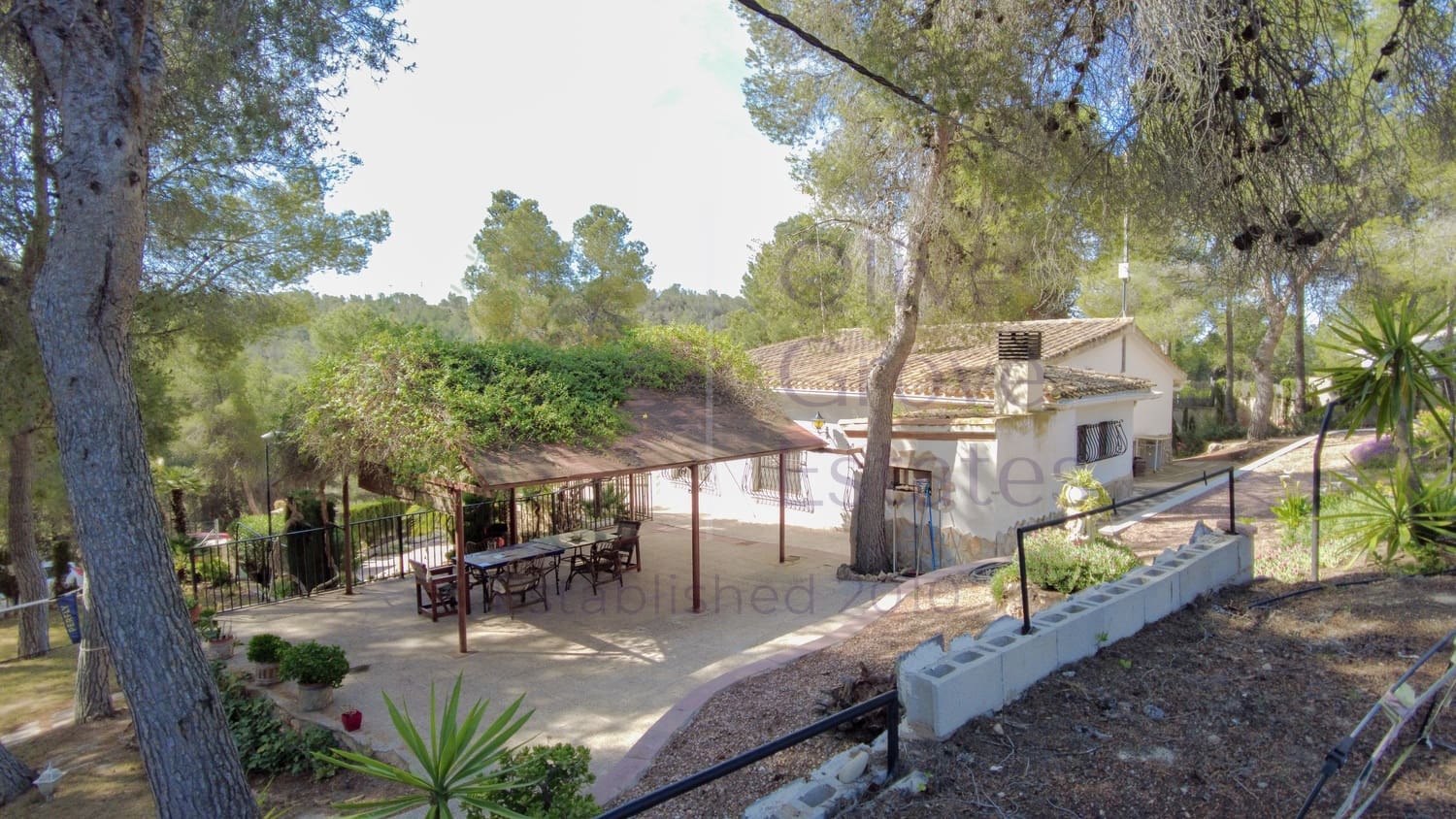 4 makuuhuone Huvila myytävänä paikassa Sax - 315 000 € (Ref: 9161548)