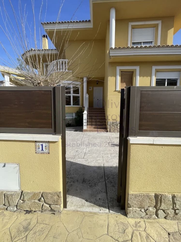 5 sypialnia Willa na sprzedaż w Petrel / Petrer - 329 995 € (Ref: 9201702)