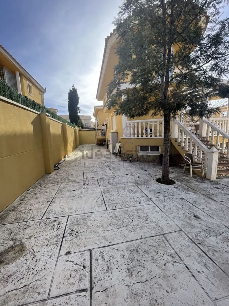 5 sypialnia Willa na sprzedaż w Petrel / Petrer - 329 995 € (Ref: 9201702)