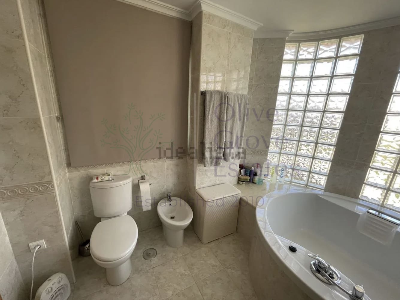 5 sypialnia Willa na sprzedaż w Petrel / Petrer - 329 995 € (Ref: 9201702)