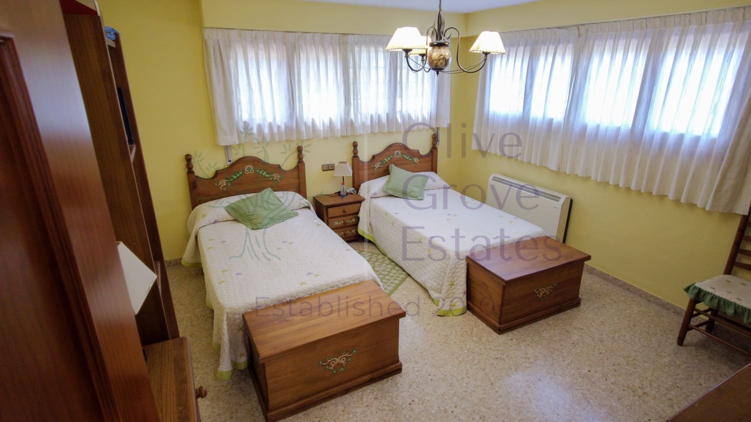 5 bedroom Townhouse for sale in Almansa - € 350,000 (Ref: 9228164)