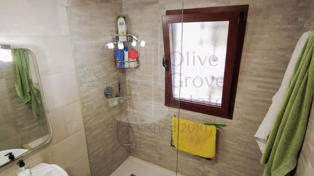 5 bedroom Townhouse for sale in Almansa - € 350,000 (Ref: 9228164)