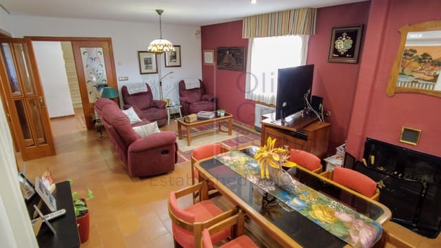 5 bedroom Townhouse for sale in Almansa - € 350,000 (Ref: 9228164)