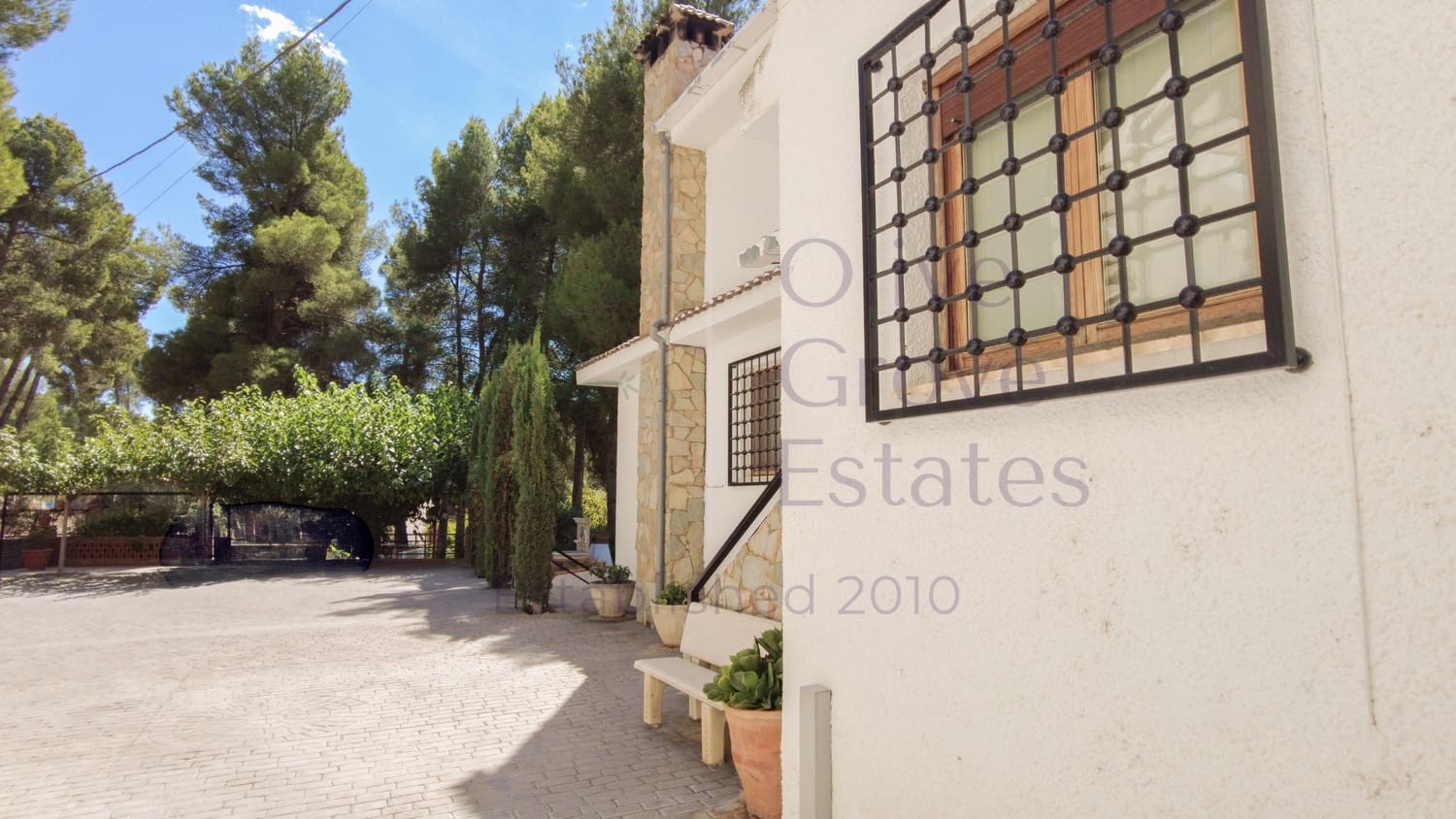 5 bedroom Townhouse for sale in Almansa - € 350,000 (Ref: 9228164)