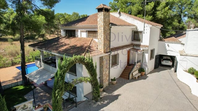 5 bedroom Townhouse for sale in Almansa - € 350,000 (Ref: 9228164)